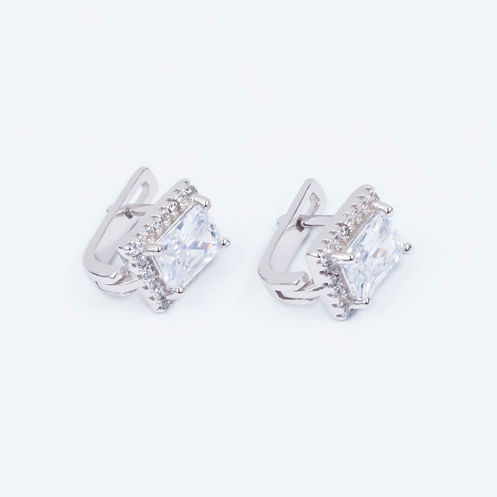 

Сережки TOP Silver 2,83 г 520343б