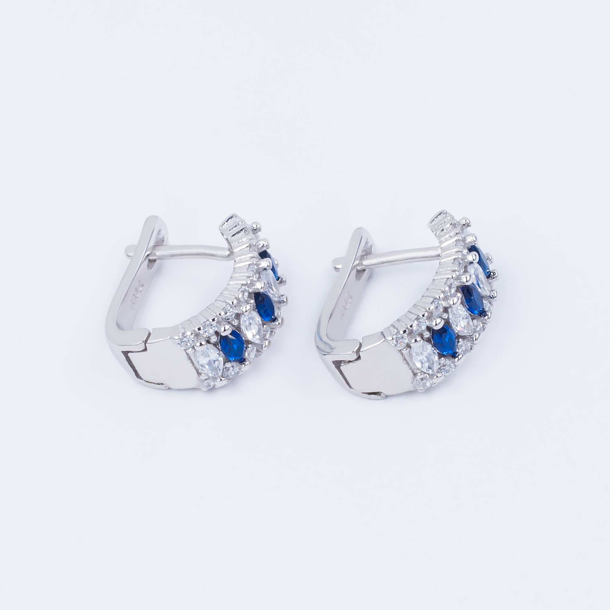 

Сережки TOP Silver 4,83 г 9520112сб