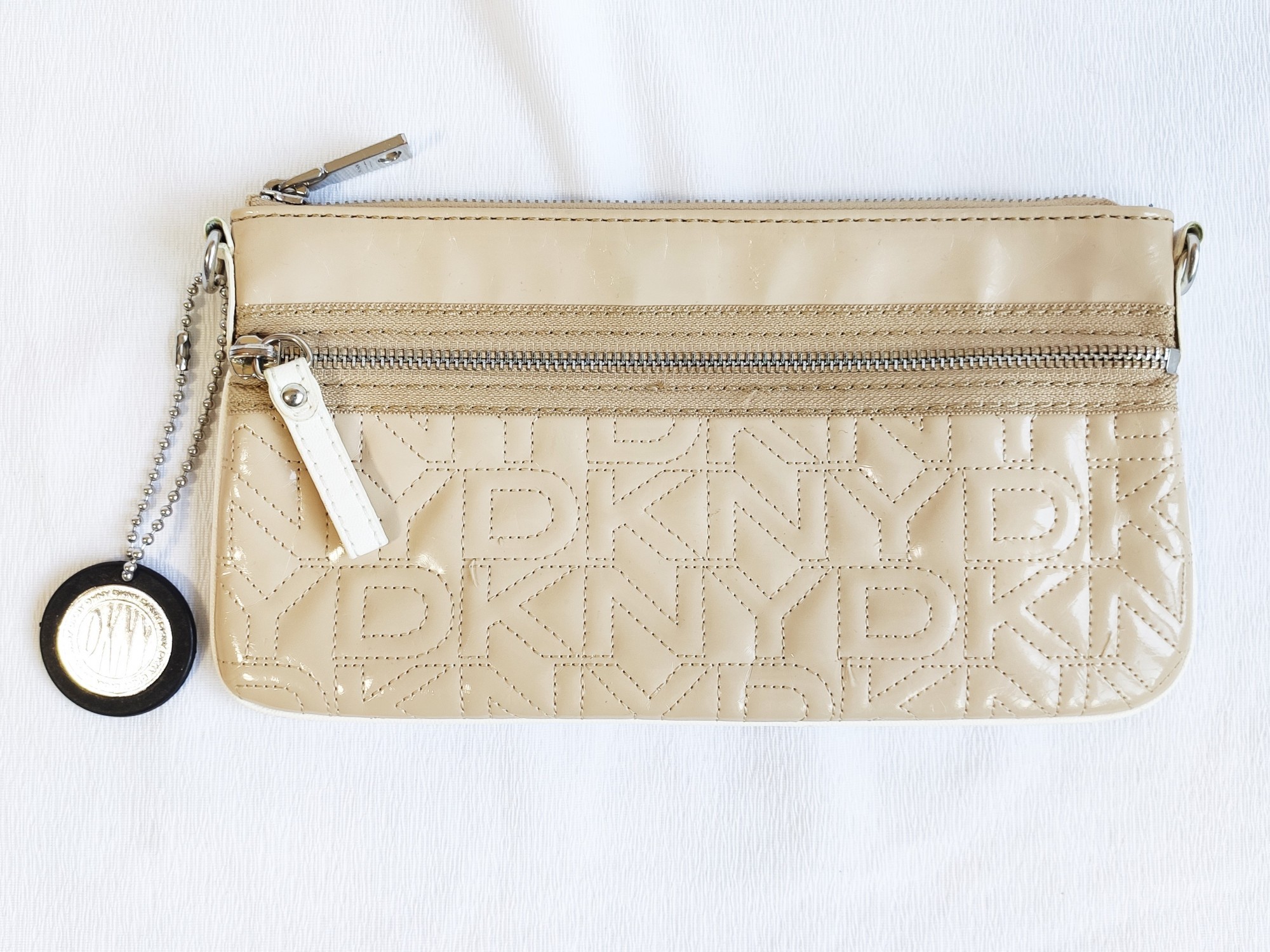 

Клатч DKNY бежевый 20-00184