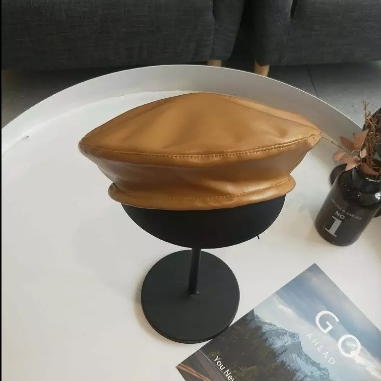 

Женский берет из искусственной кожи Карамель