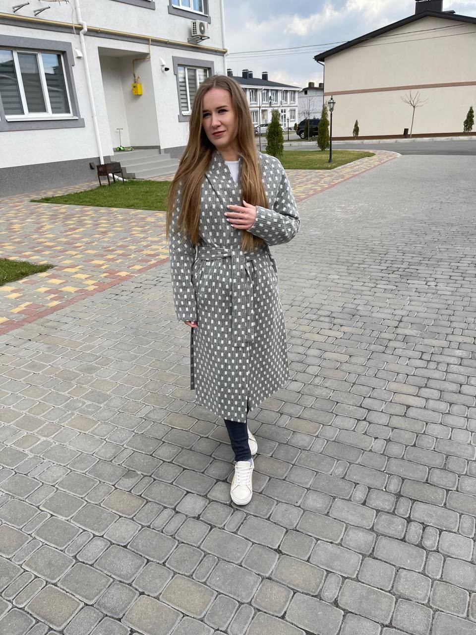 

Женское пальто Albanto NBH76W 44 Серое