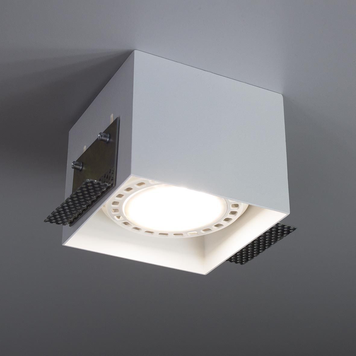 

Врезной точечный светильник Imperium Light Hubble 327111.01.01