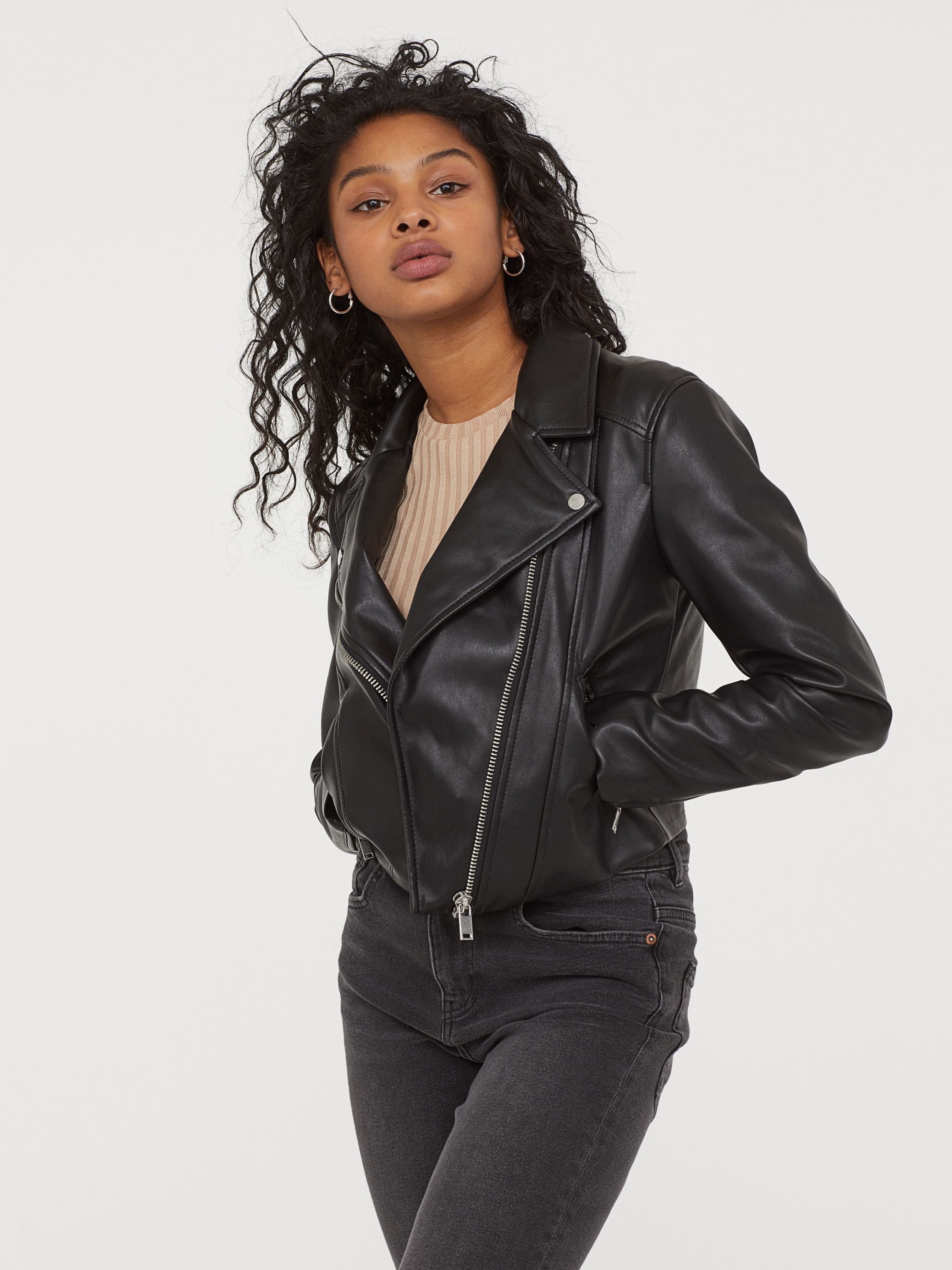 

Куртка из искусственной кожи H&M 0678965  Черная, Куртка из искусственной кожи H&M 0678965 42 Черная