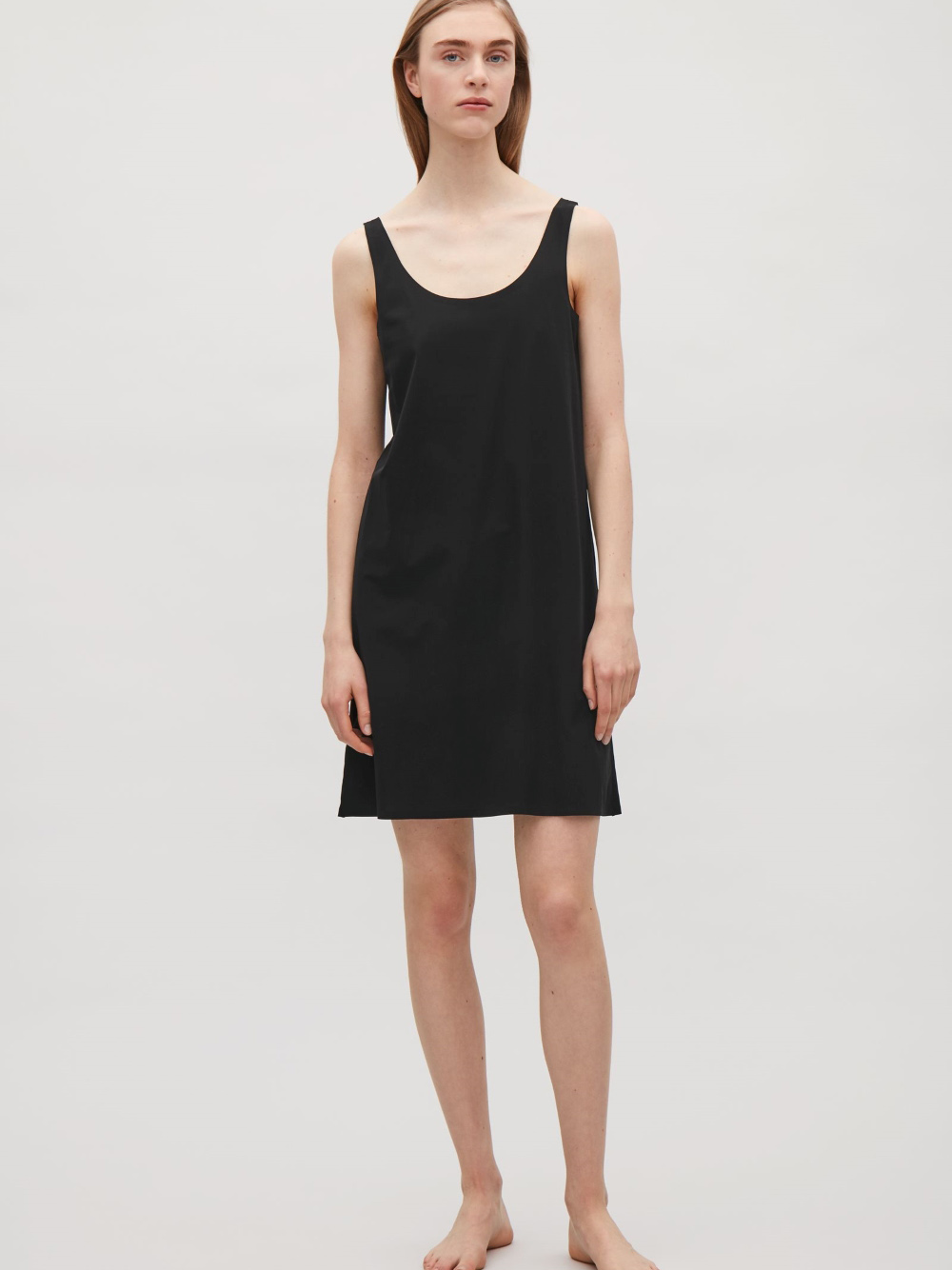 

Платье COS 0297533-5 L Черное