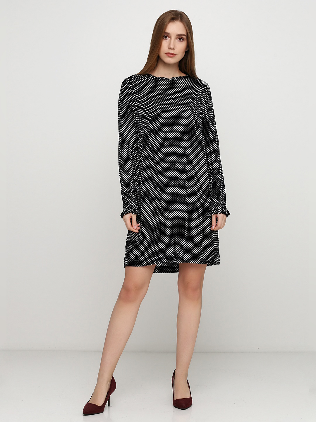 

Платье H&M 4022514 34 Черное