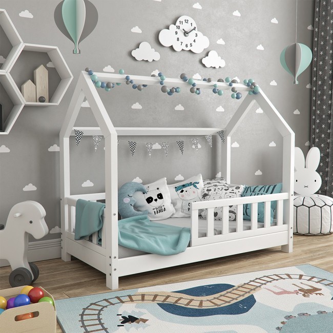 

Детская кровать-домик с забором VitaliSpa 76x148 белая