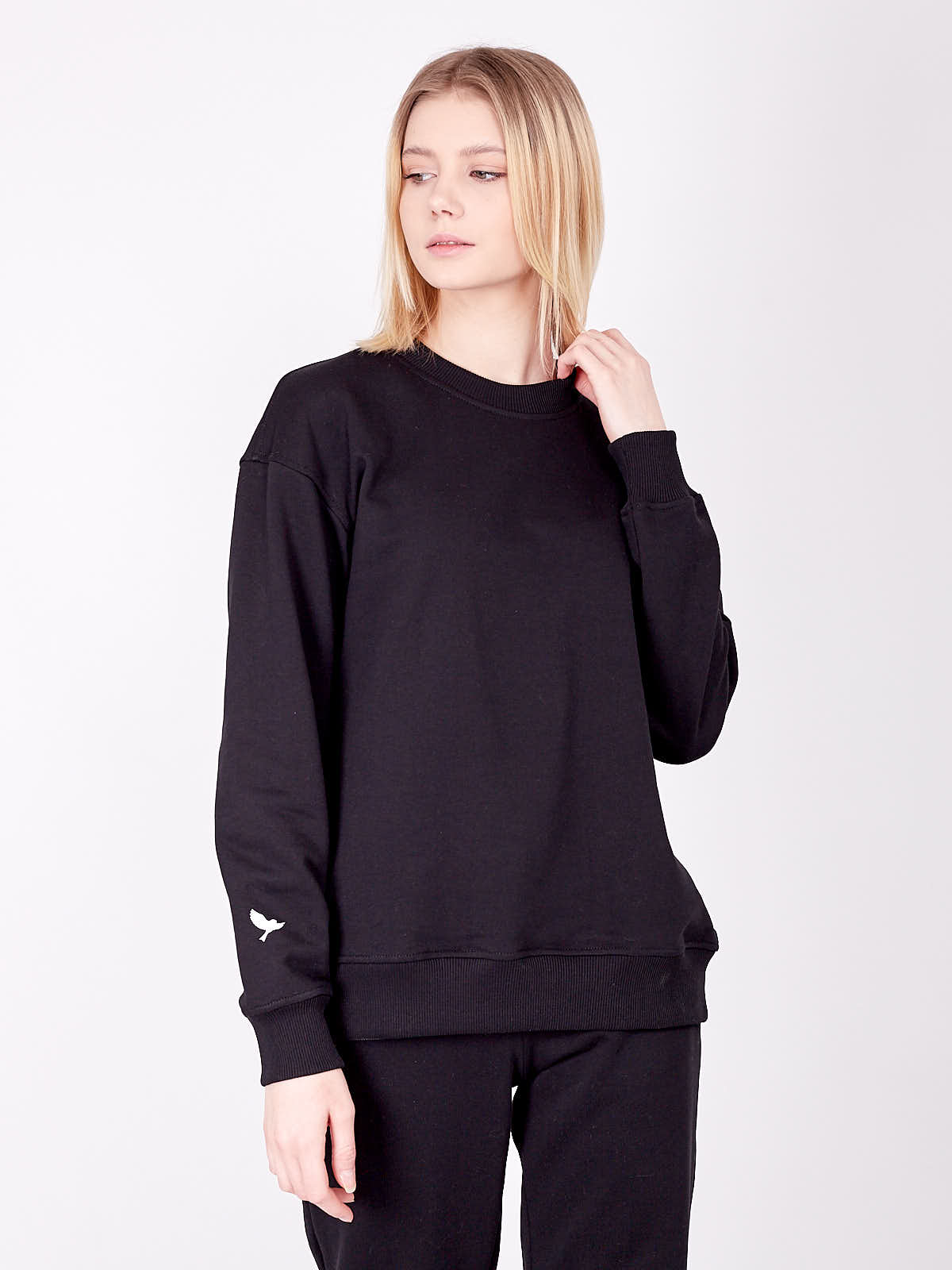 

Свитшот женский Fromus базовый диагональ S/M(42-44) Черный 2475-2
