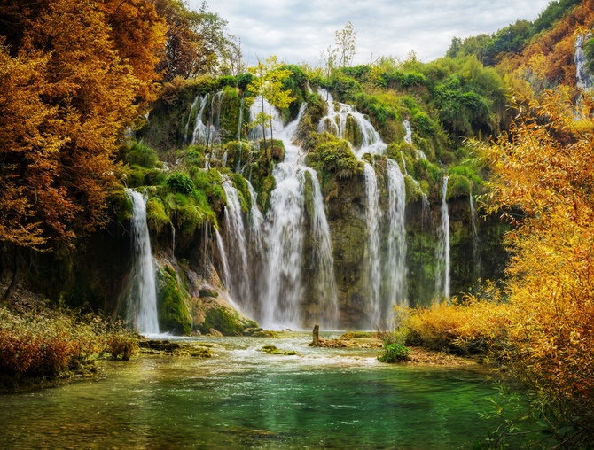 

Фотообои Природа 'Осенний водопад' (2291) , Холст