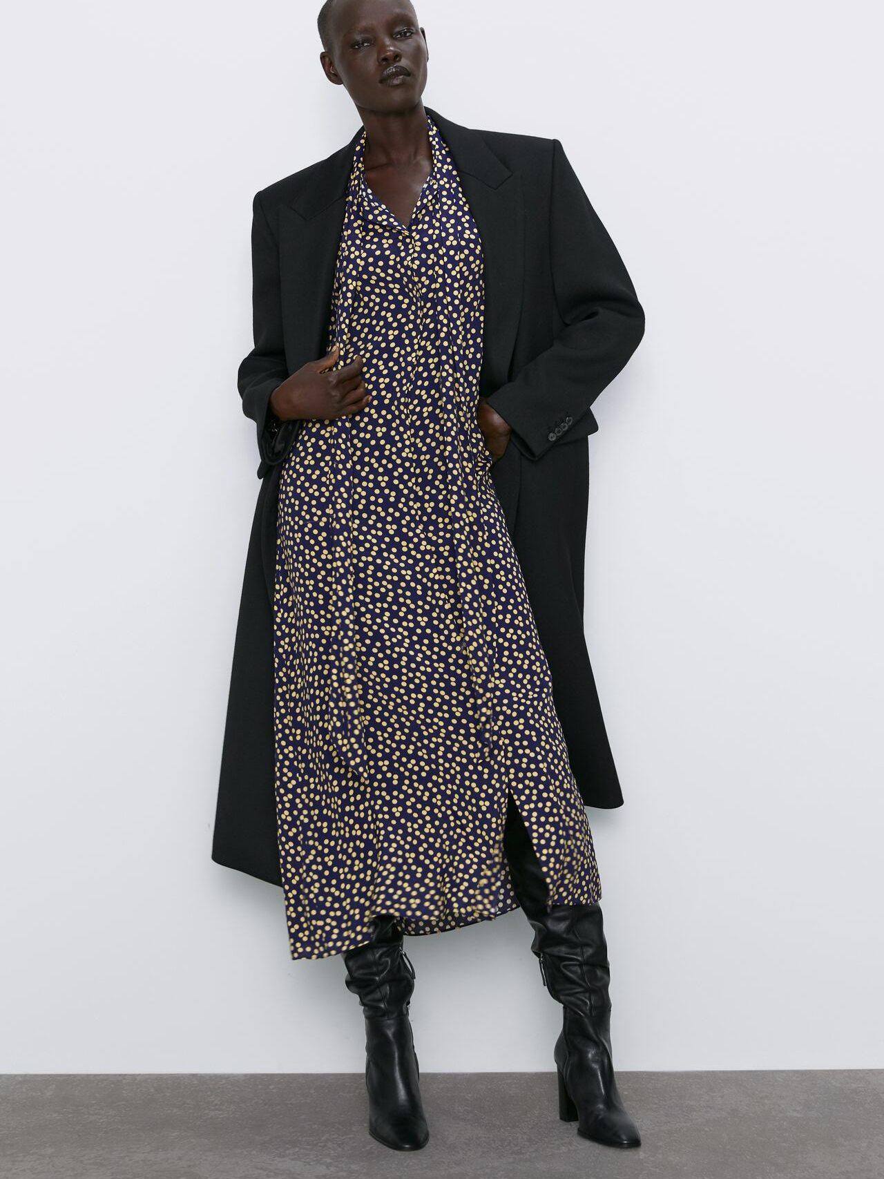 

Платье Zara 8589/098/420-ABGZ XS Темно-синее с бежевым