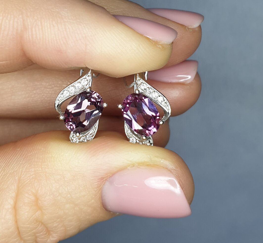 

Сережки серебряные с александритом 3,78 г