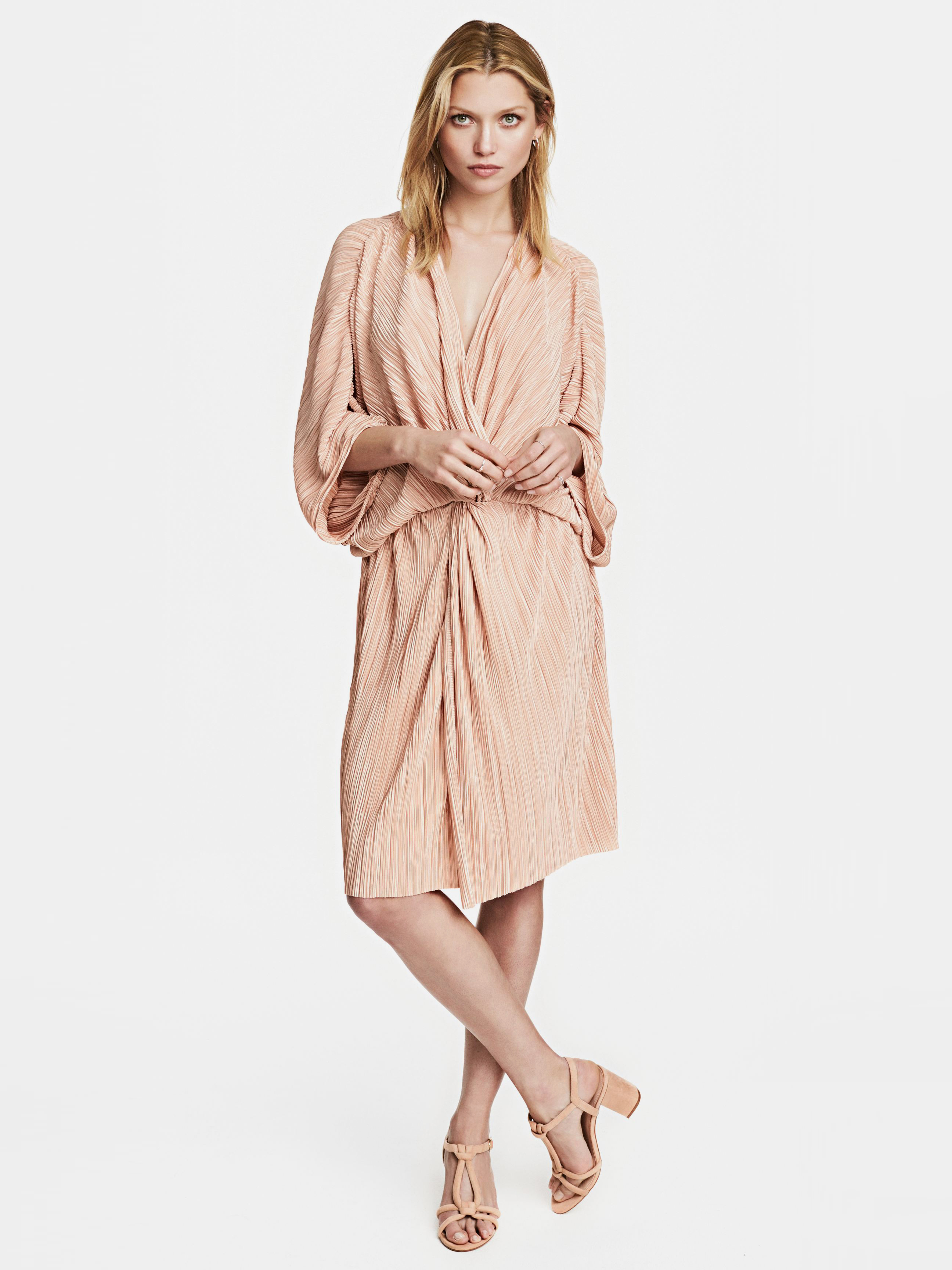 

Платье H&M 5043835 L Пудровое