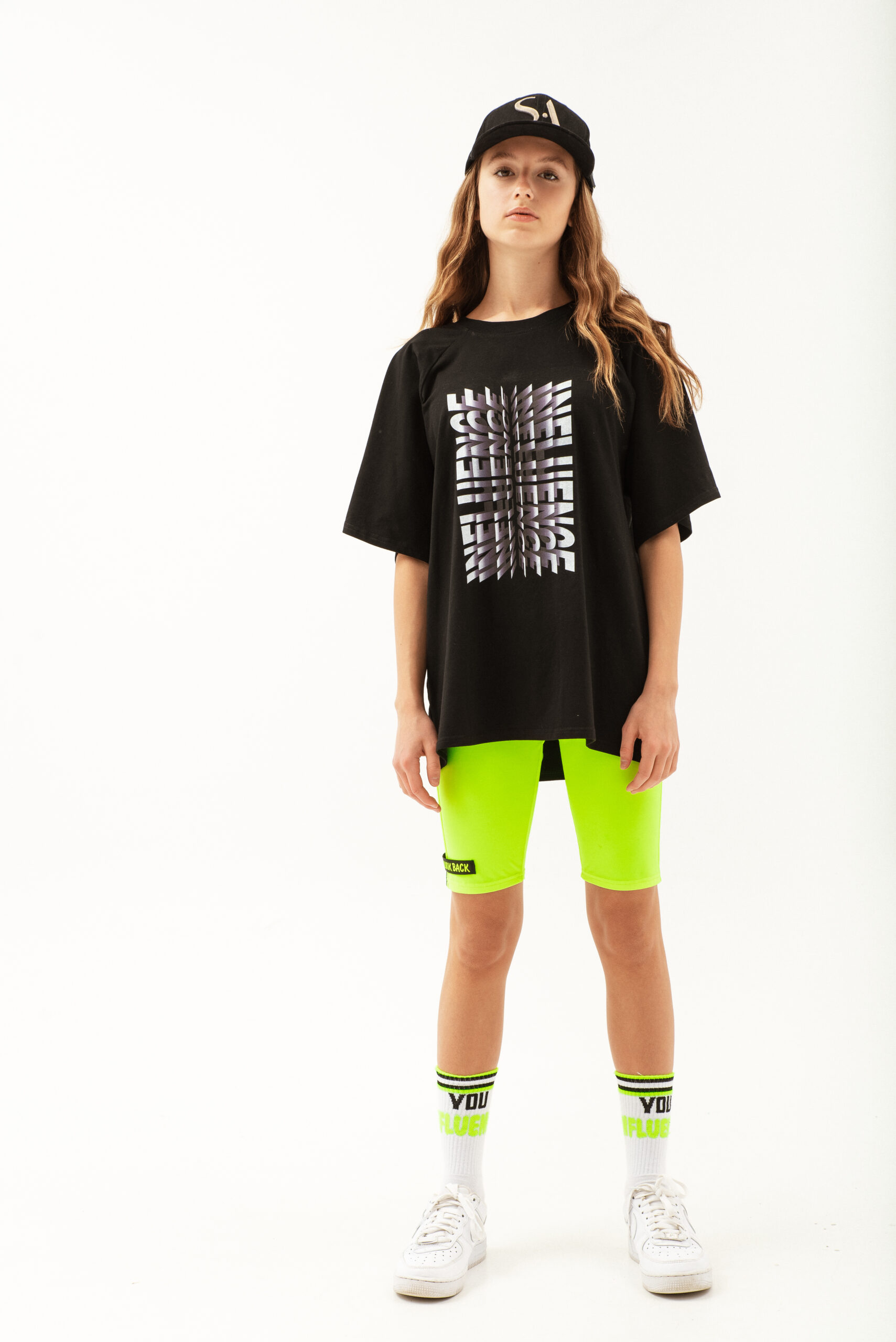 

Футболка oversize See Arsi INF для дівчинки біла 158/164 SA_INF05GВ158/164