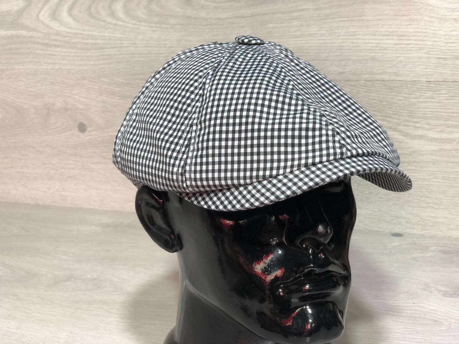 

Мужская летняя классическая кепка восьмиклинка ASSA 56 черно-белая клетка