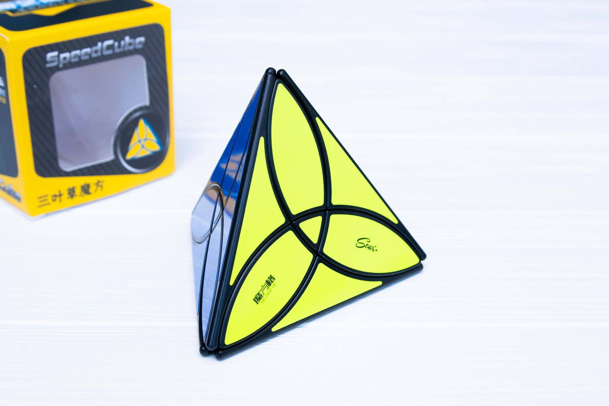 

Головоломка QIYi Clover Pyraminx