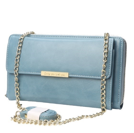 

Женский клатч-сумочка с ремешком. Голубой