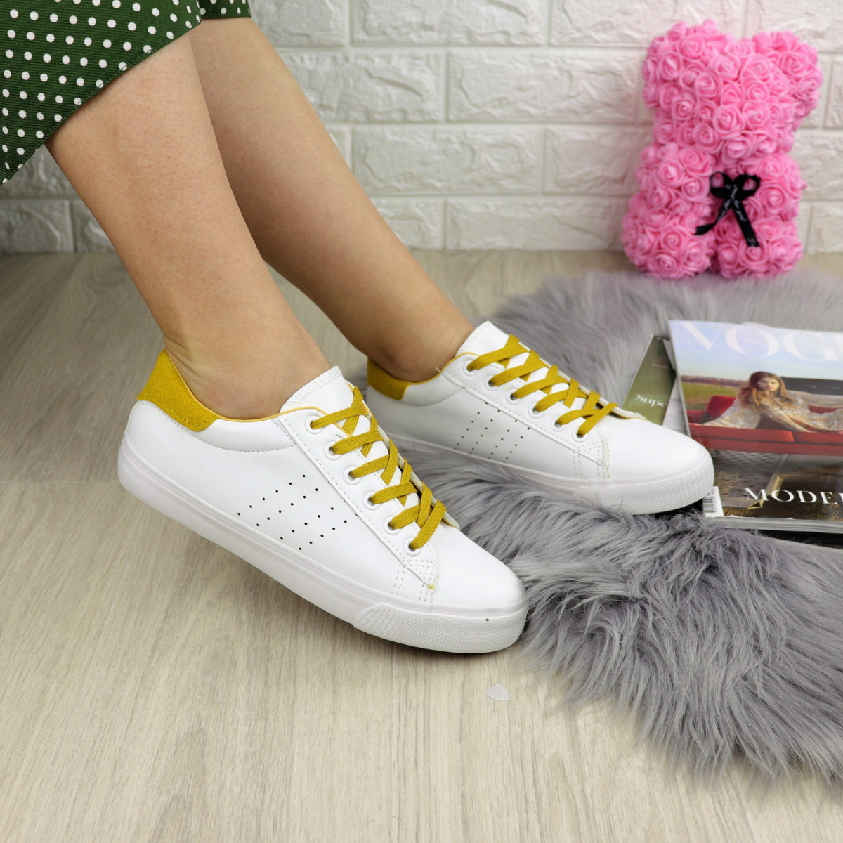 

Женские кеды Shoes Karol белые 1223 39 р