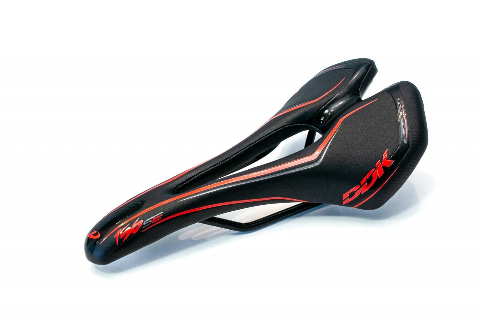 

Седло спортивное DDK R156 SE с отверстием рельсы CR-MO 275*139