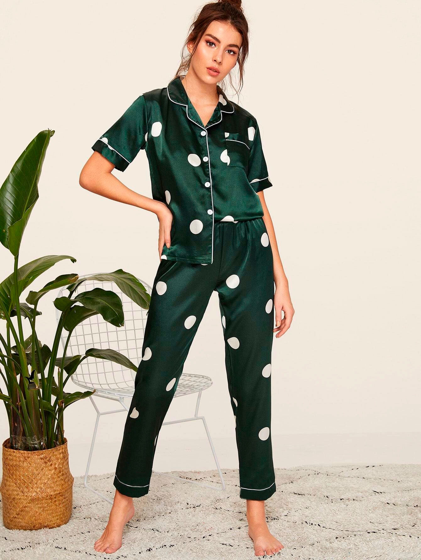 

Пижама женская Large peas Berni Fashion (XL) Зеленый
