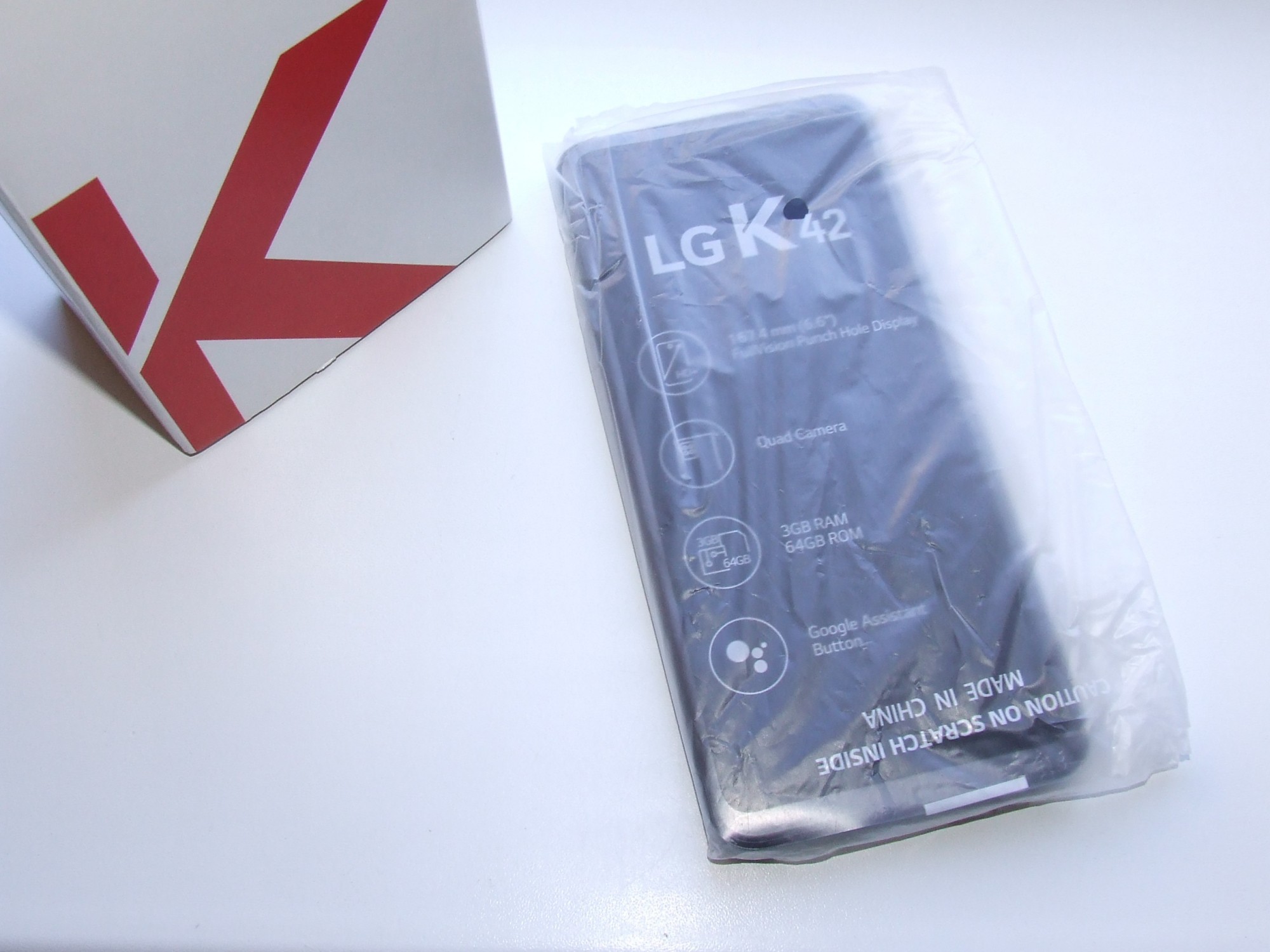 

Смартфон LG K42 LM-K420EMW 3/64Gb Grey