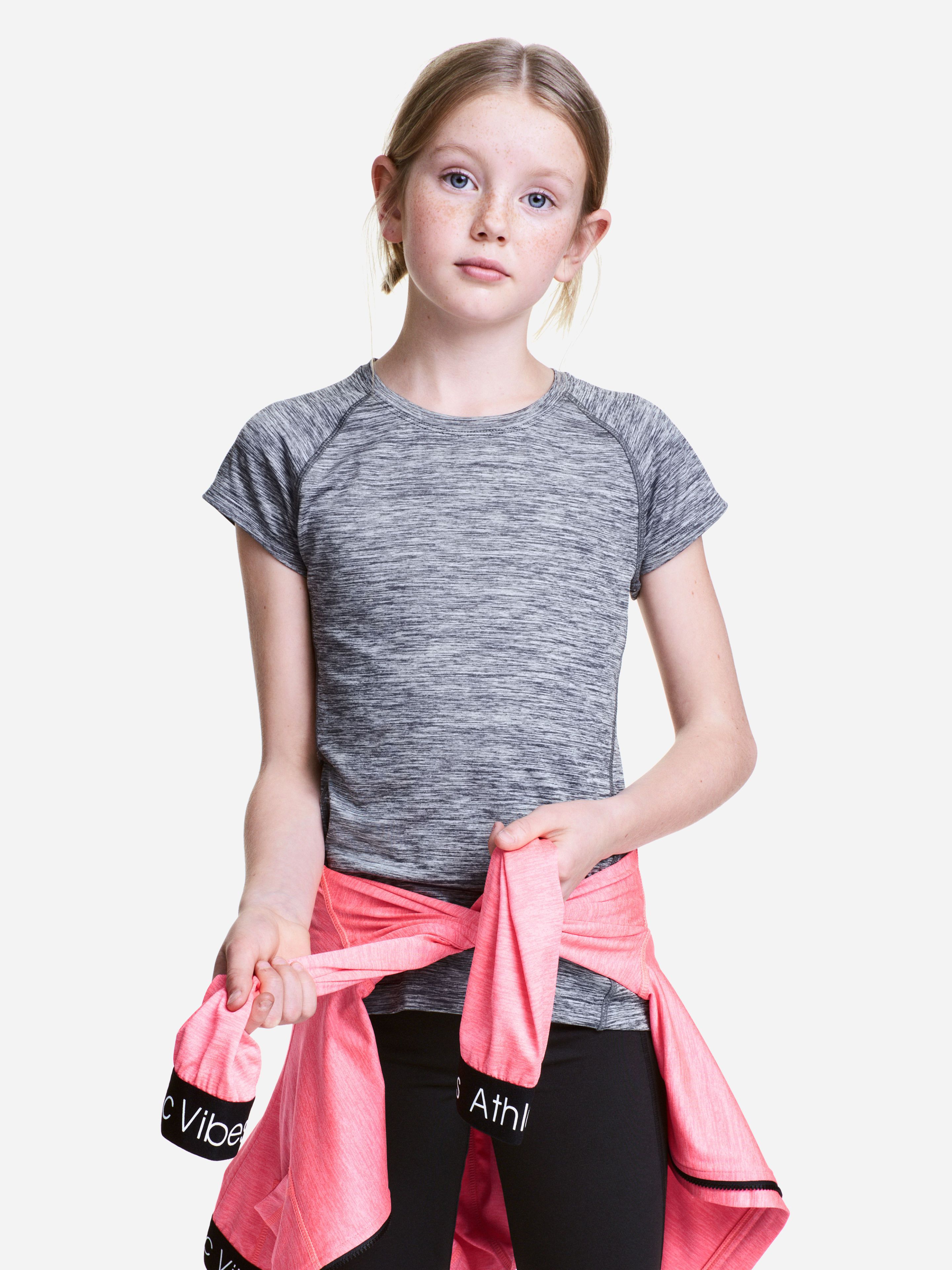 

Футболка H&M 4501605-ABKU 98-104 см Серая
