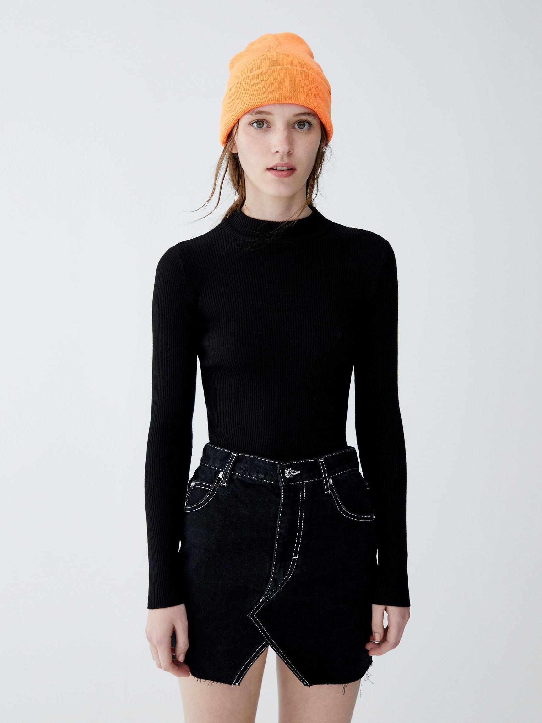 

Водолазка Pull & Bear 5558/301/800-AAAD M Черная