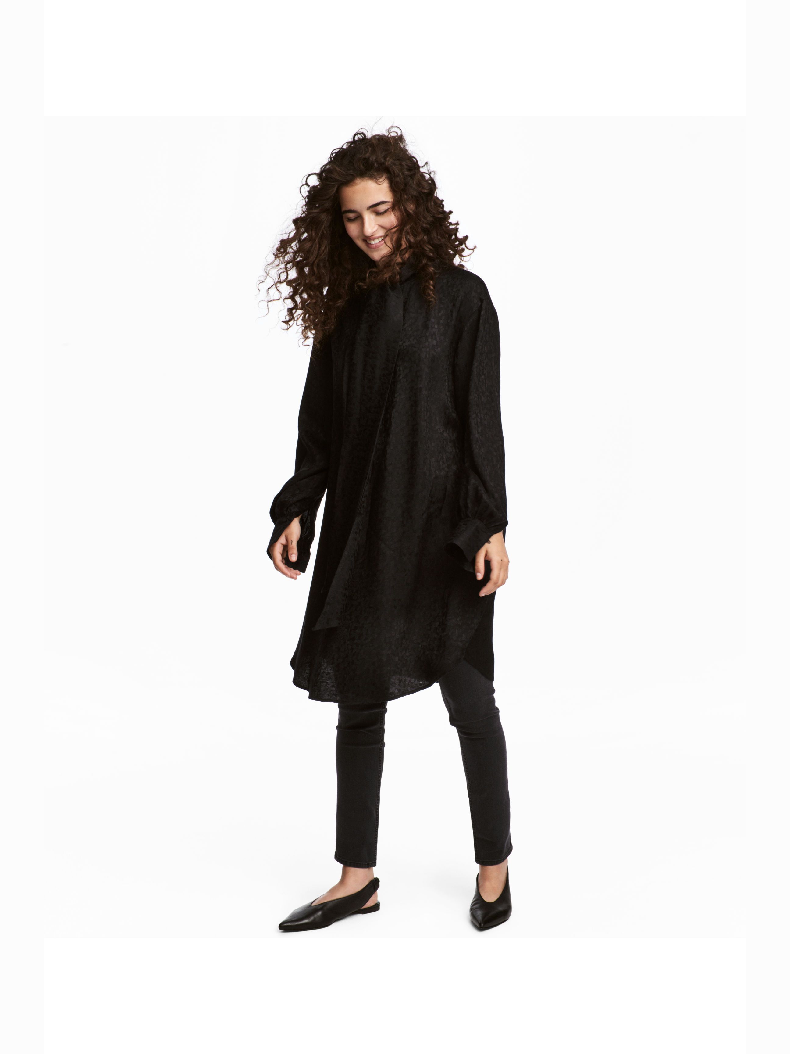 

Платье H&M 5419176-AAAD 40 Черное