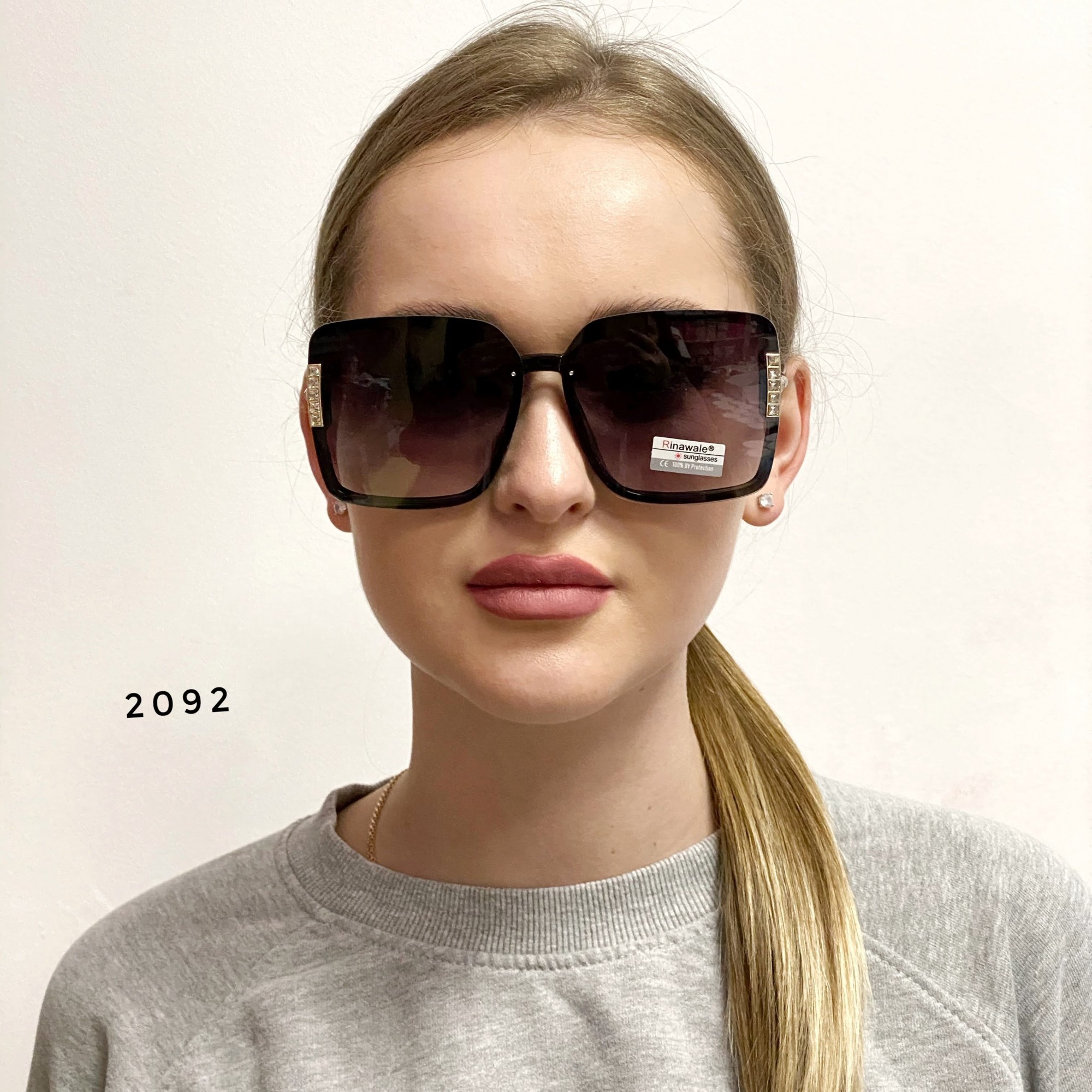 

Солнцезащитные очки женские черные 2092