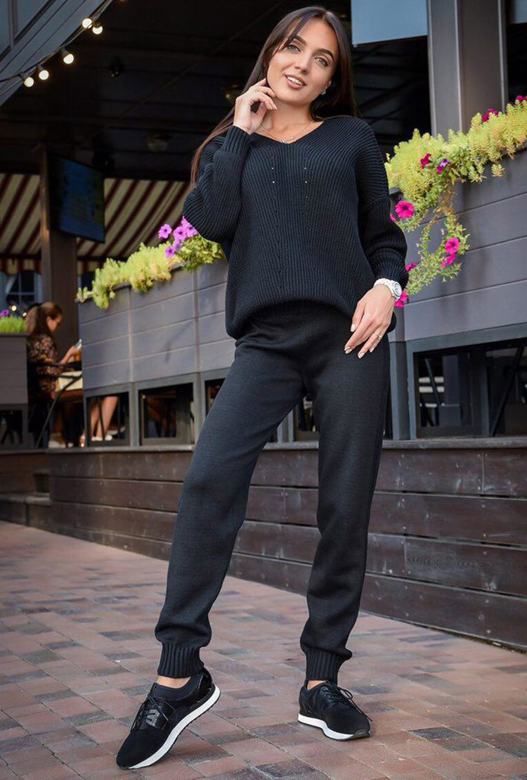 

Fashions • Костюм Ника Fashions 42-46 черный