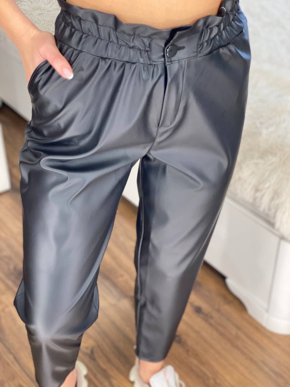 

Fashions • Кожаные женские брюки BAGGY Fashions 48 черный (075-фи)