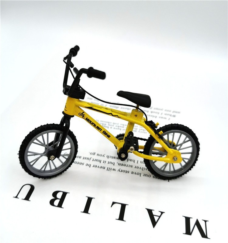

Велосипед игрушечный (BMX, фингербайк) 11 см желтый ***