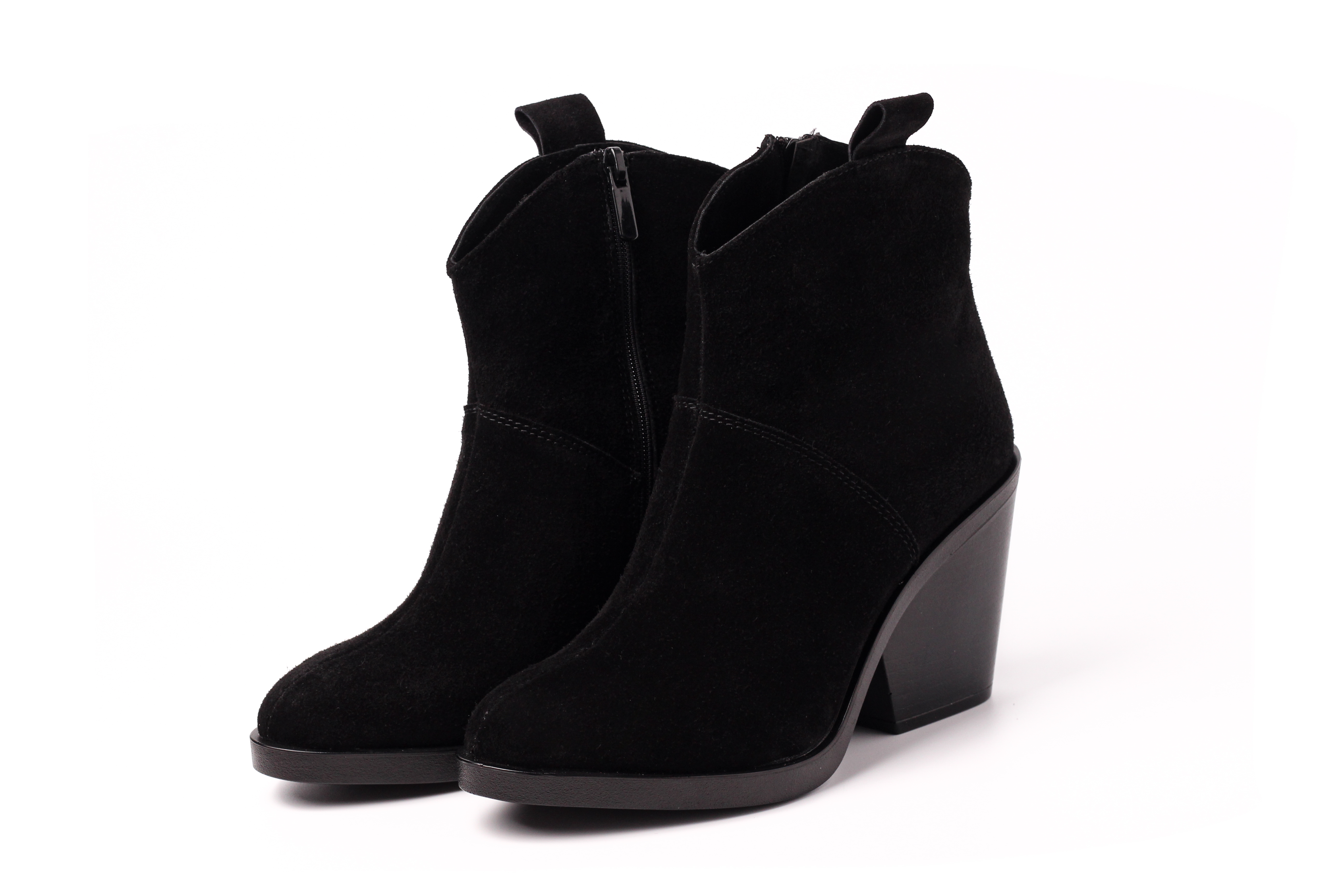 

Ботинки Azatti 822BLACK-Z-BAYKA черный 36 2000902868478