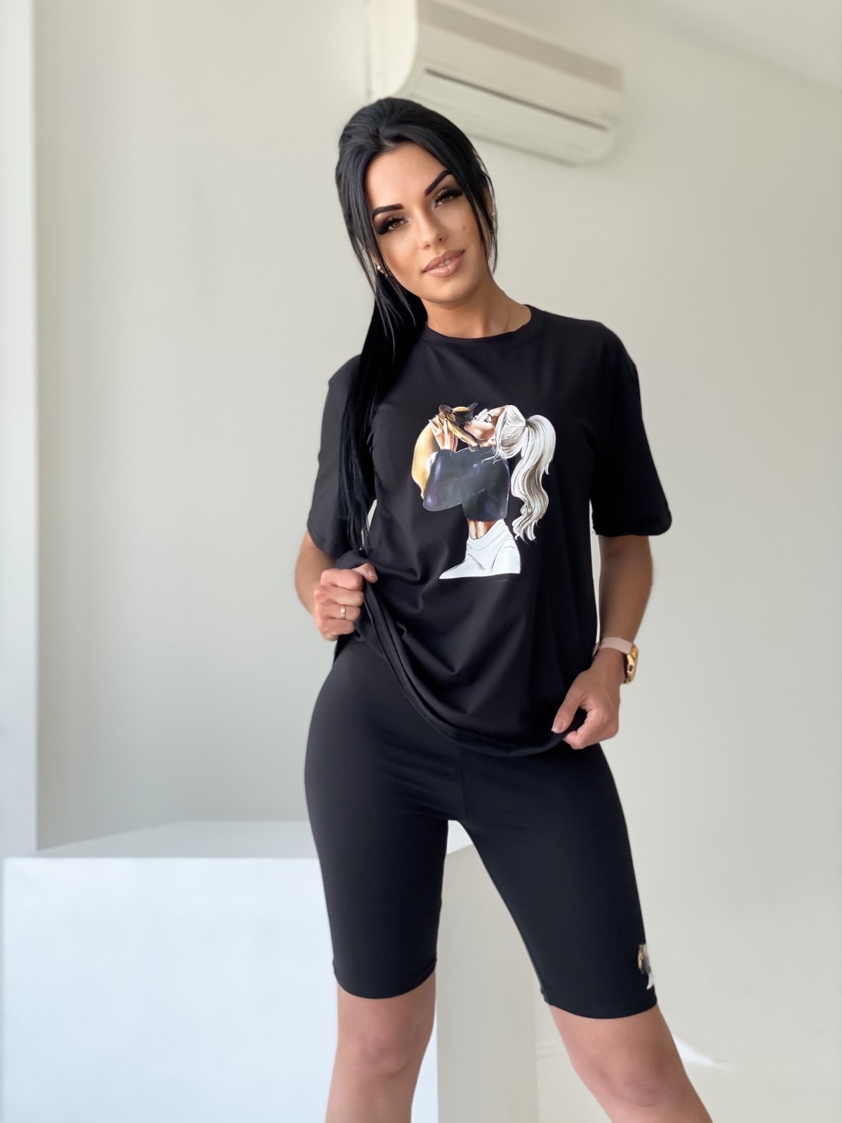 

Спортивный костюм женский велосипедки и футболка Miss Podium Черный 44