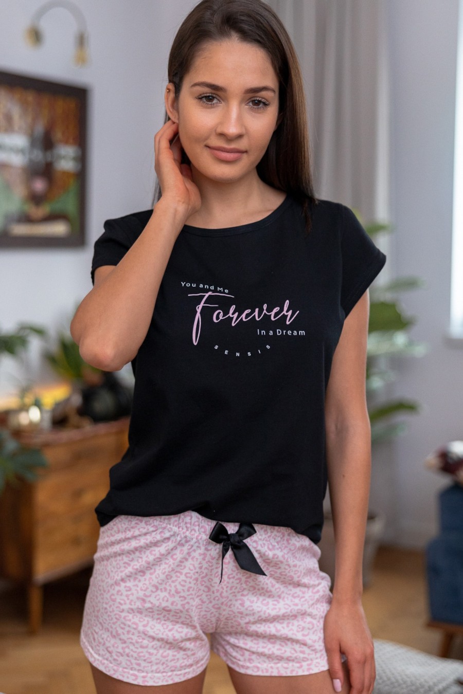 

Комплект: футболка и шортики Sensis 48(XL) Чёрный-Розовый