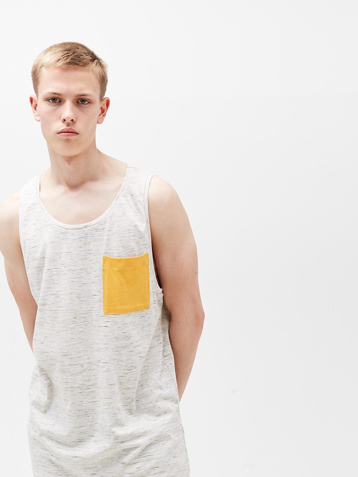 

Майка Bershka 3111/568/754-ACZC XS Бежевая-желтая