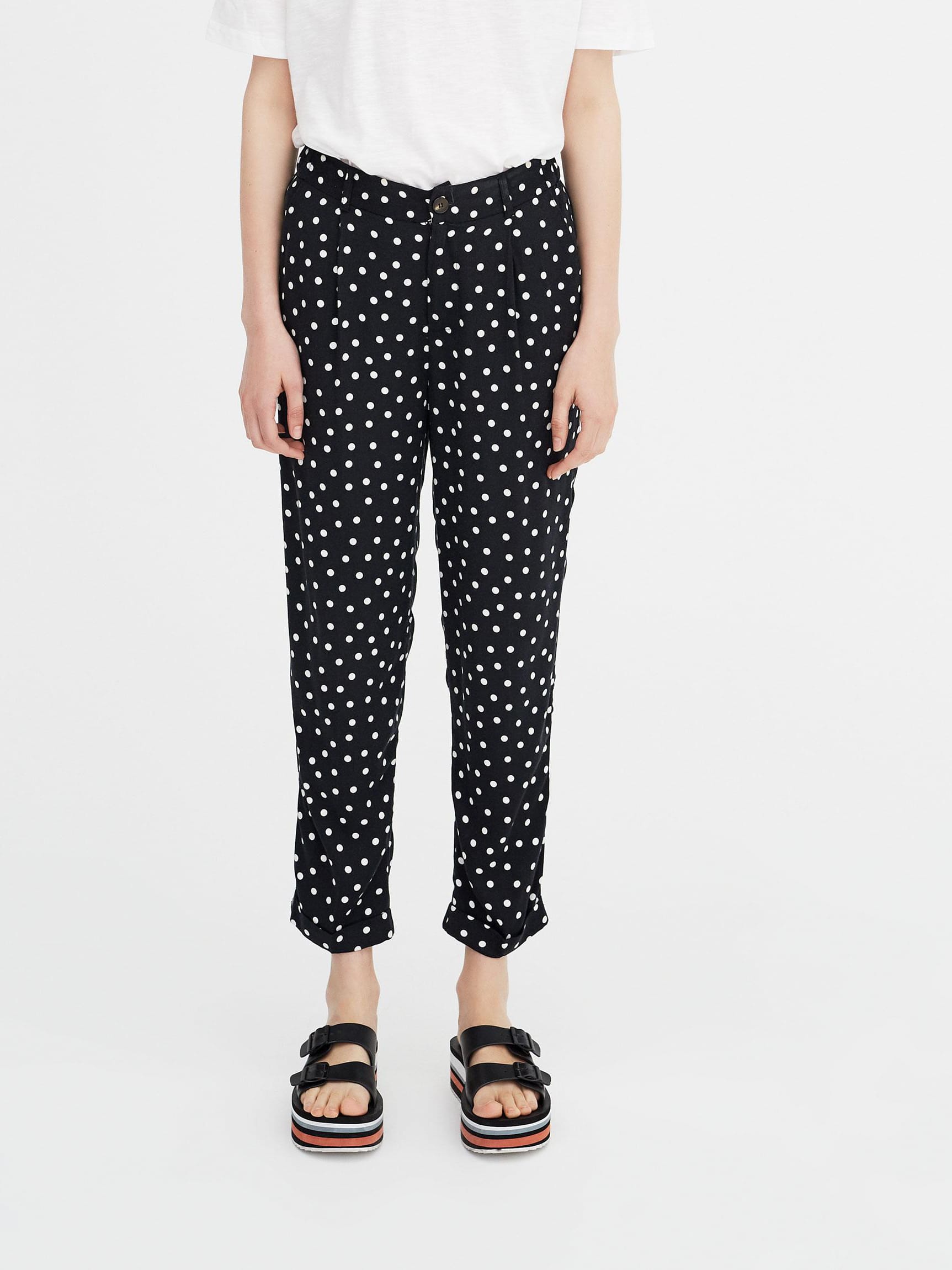 

Брюки Pull & Bear 5680/386/800-AANX S Черные с белым