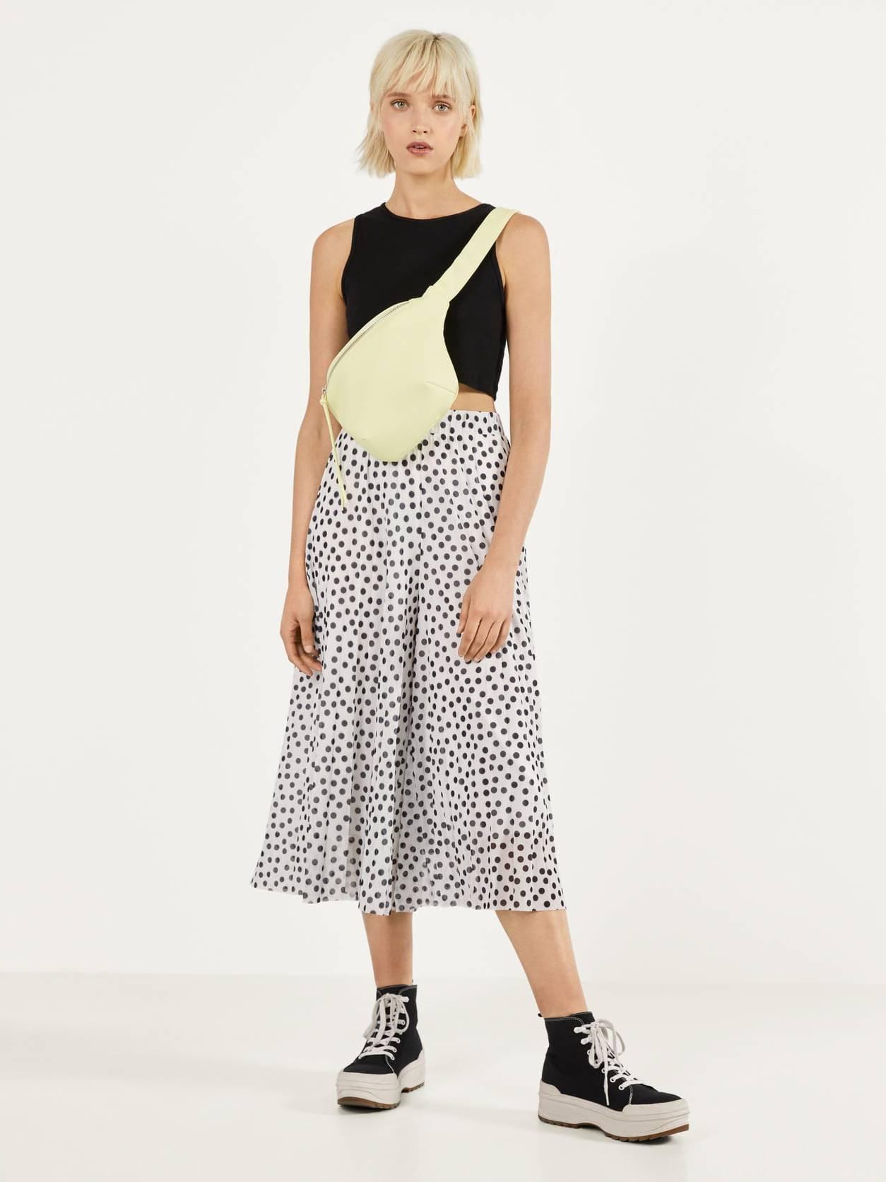 

Брюки Bershka 0094/326/250-ACTG S Белые с черным