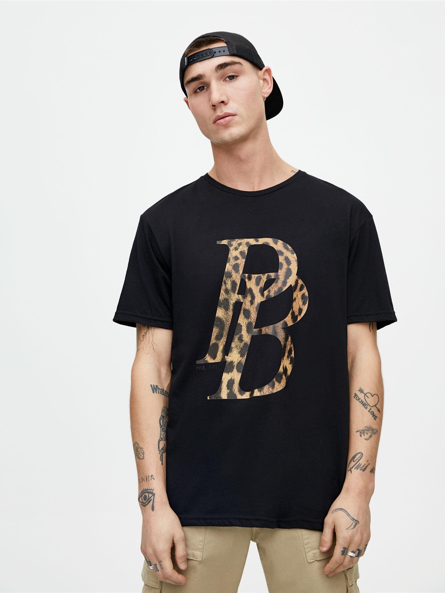 

Футболка Pull & Bear 5244/512/800-AAPU S Черная с принтом
