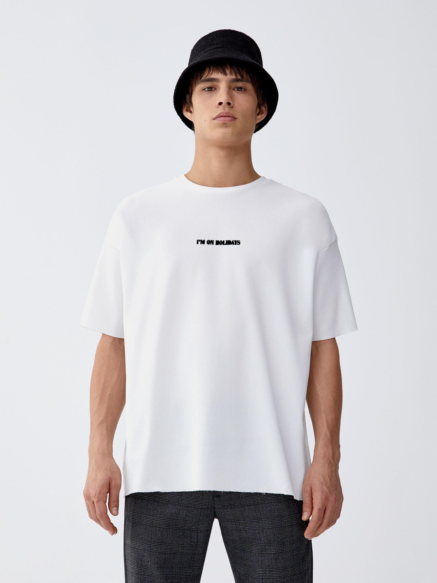 

Футболка Pull & Bear 5244/509/251-AAWS M Белая с принтом черная