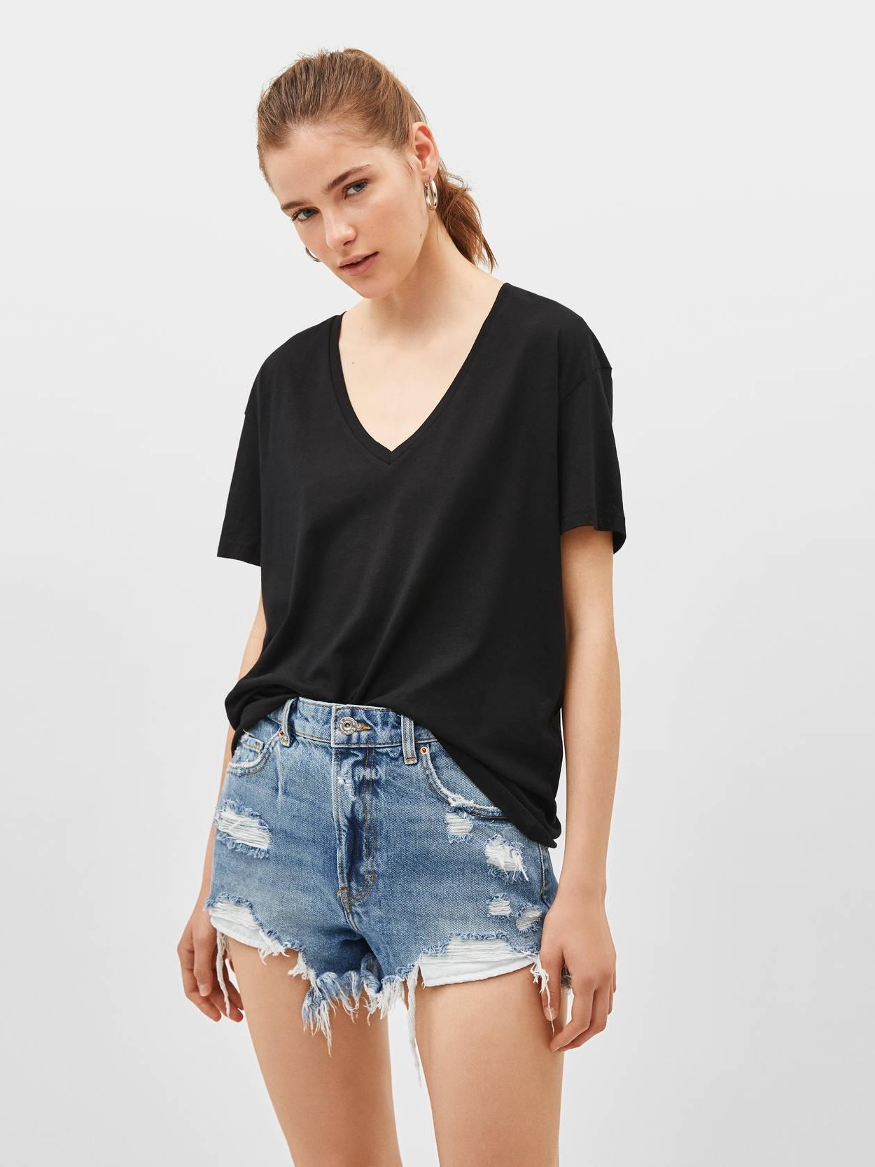

Футболка Bershka 2169/900/800-AAAD L Черная