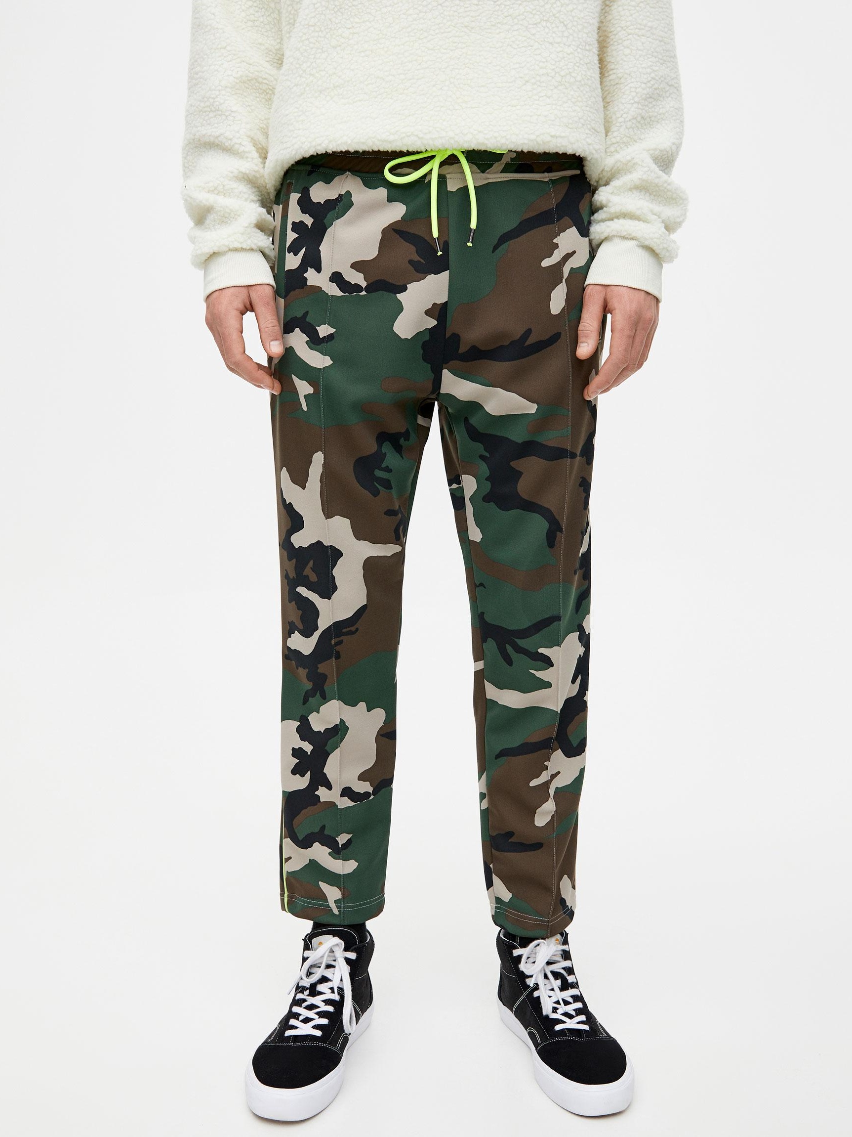 

Брюки Pull & Bear 5679/910/505-AAED M Милитари