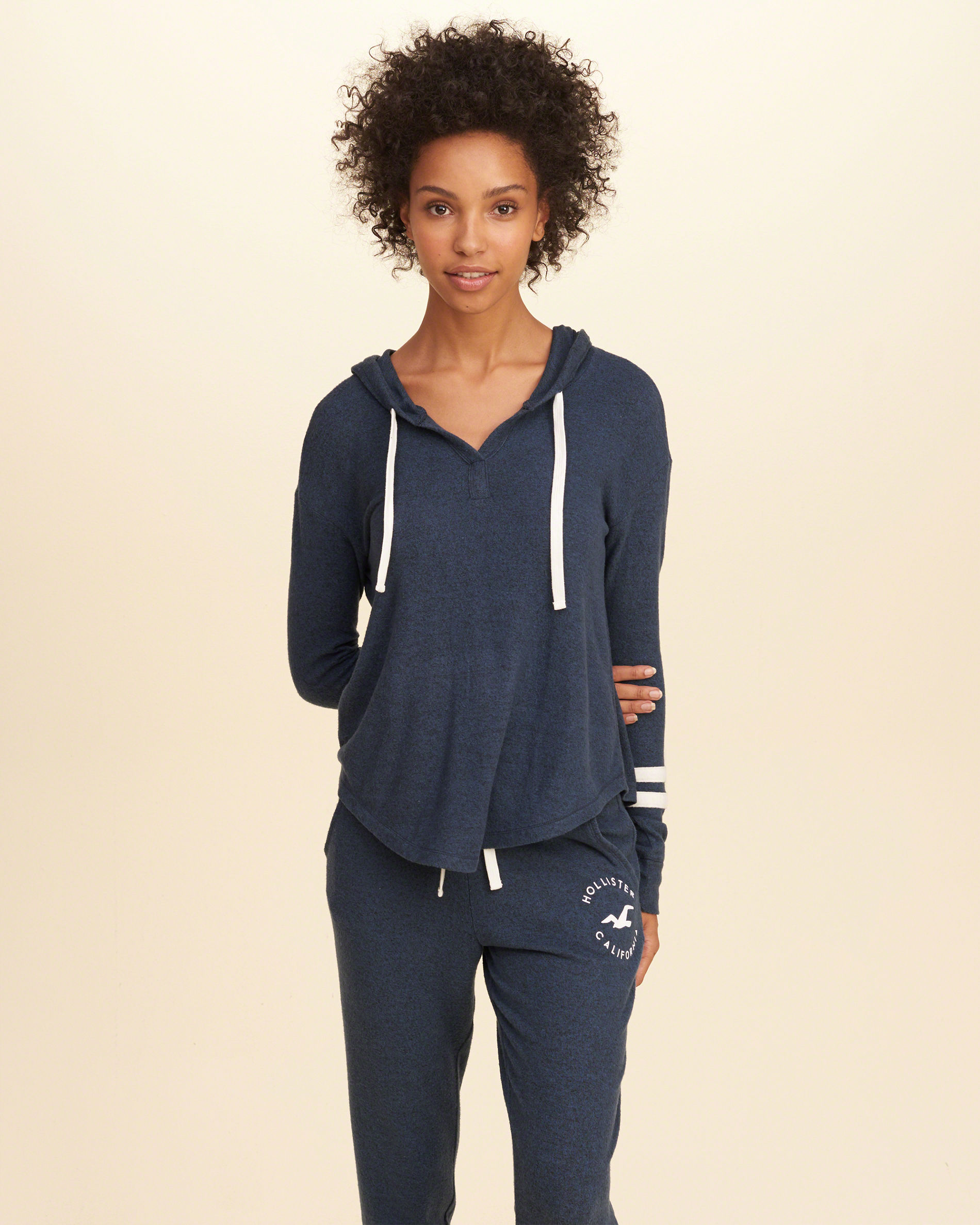 

Толстовка Hollister HC6463W S 10040 Темно-синий