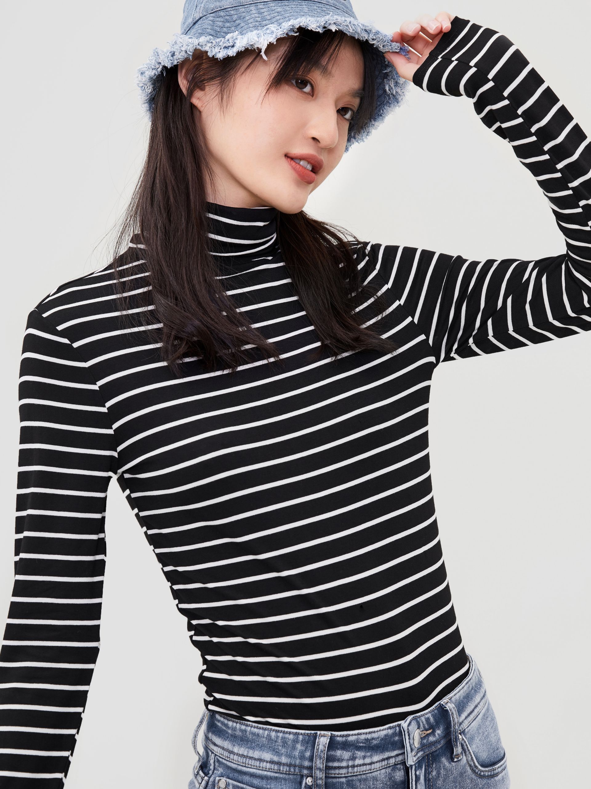 

Водолазка H&M 772902a92 S Черная