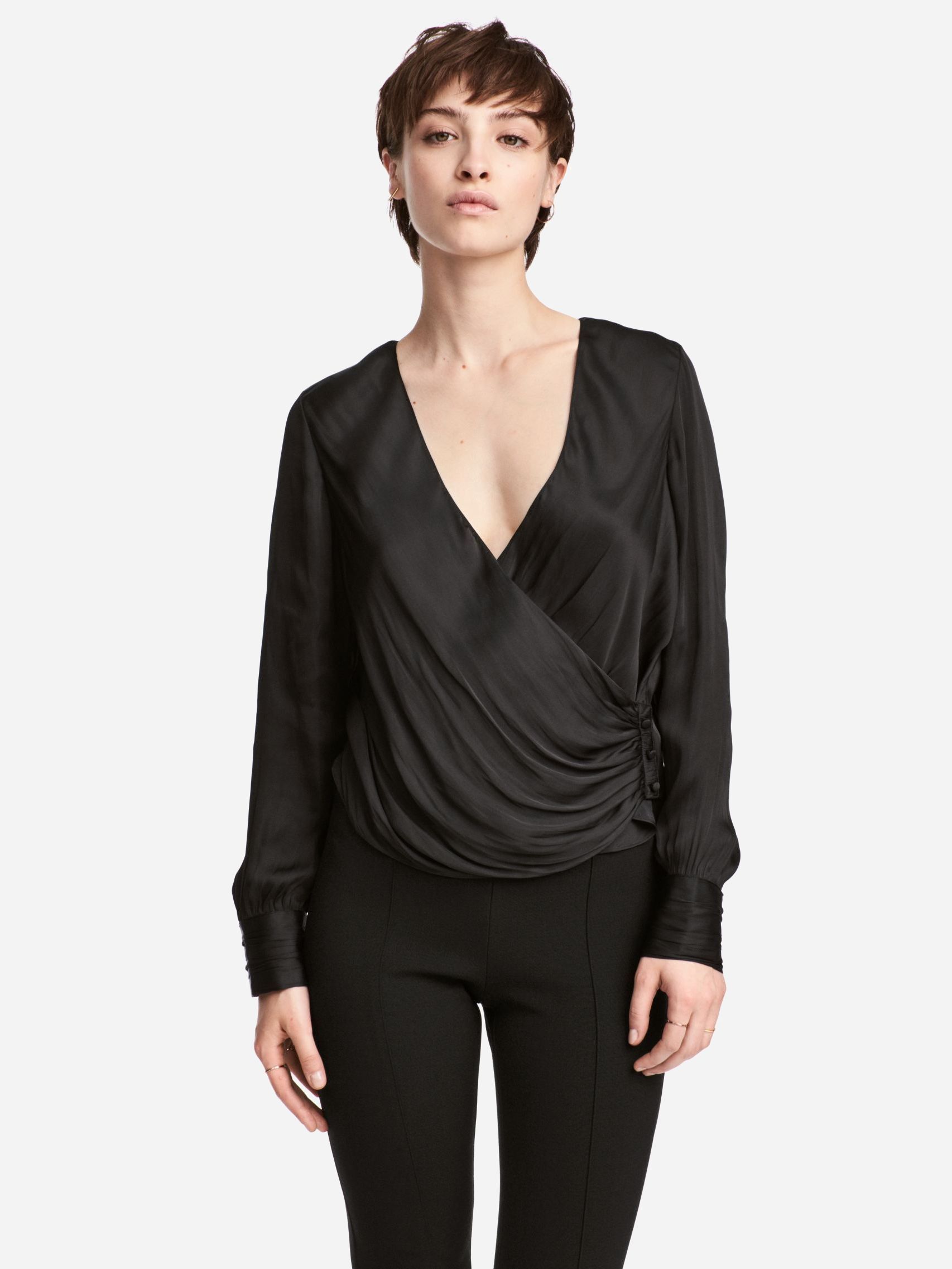 

Блузка H&M 545720001a99 46 Черная