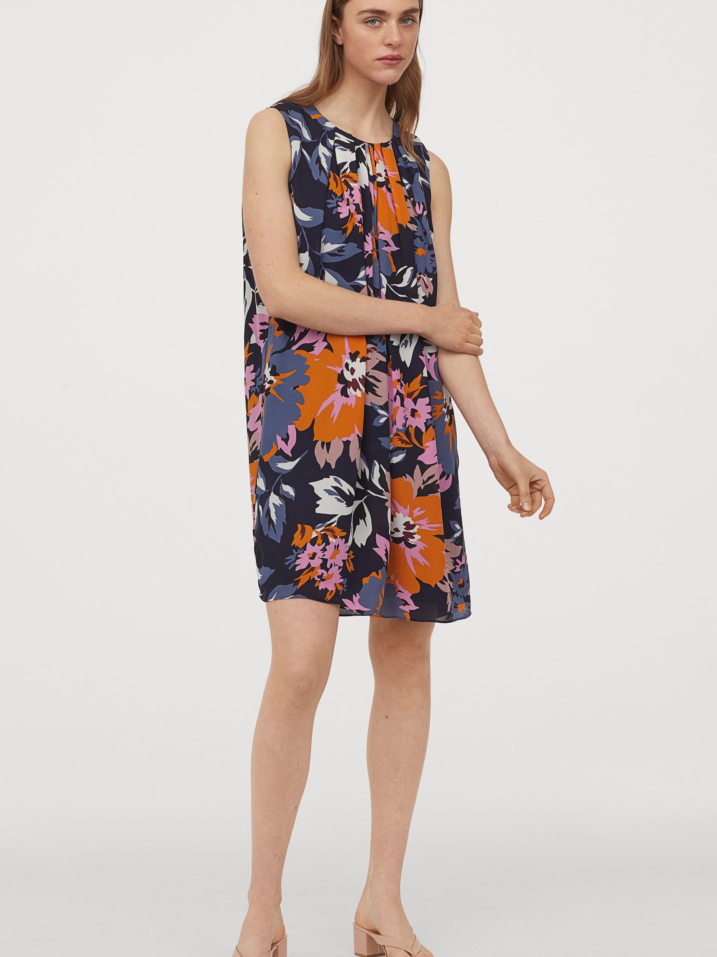 

Платье H&M 816841a99 M Темно-синее