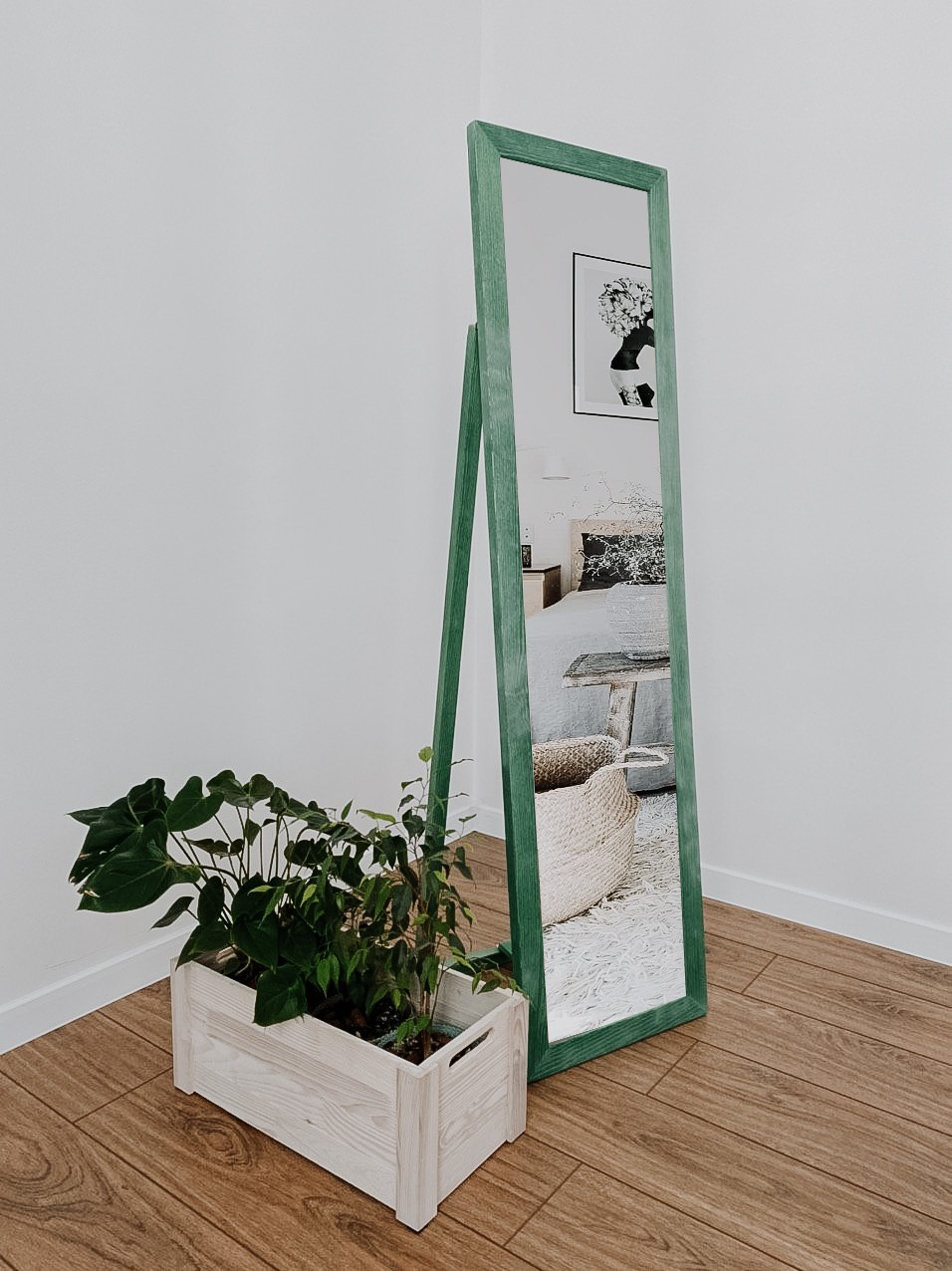 

Зеркало напольное в деревянной раме HomeDeco грасс 150х40