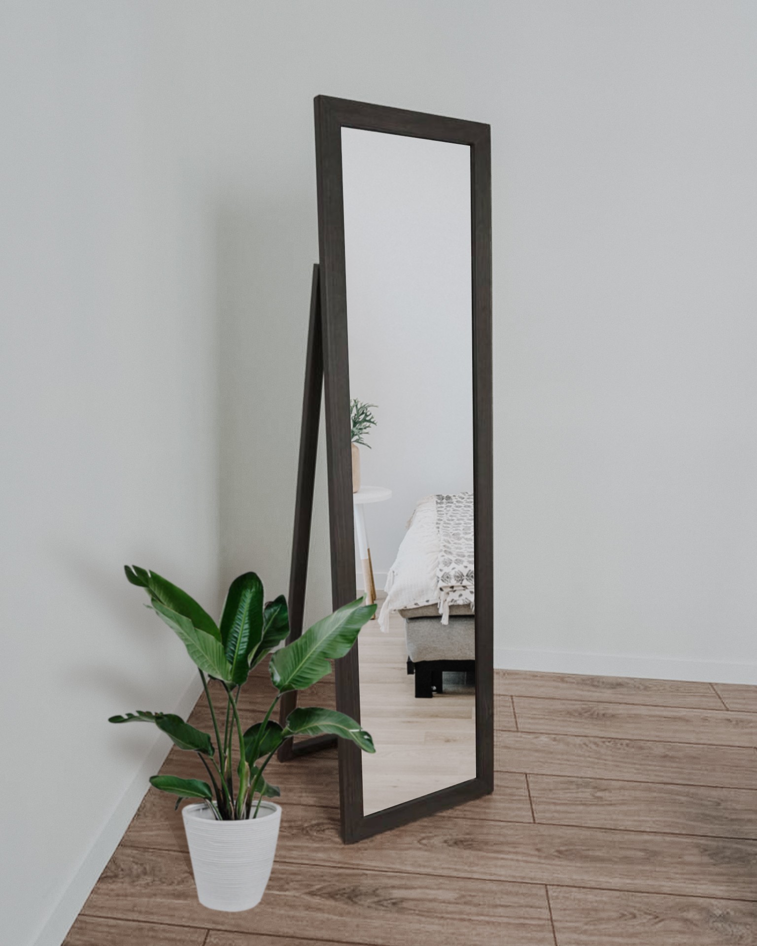 

Зеркало напольное в деревянной раме HomeDeco "Шварц" 150х40