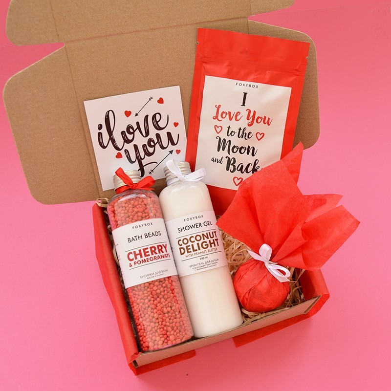 

Подарочный набор для женщины косметический FoxyBox For my love