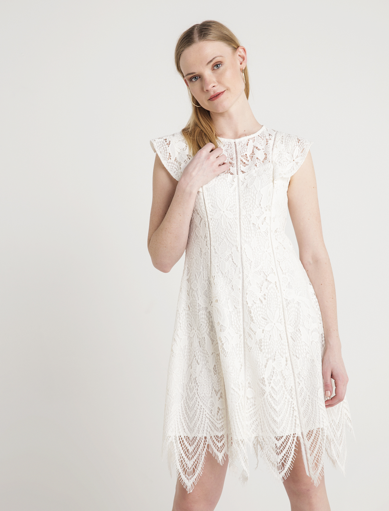 

Платье BGN кремовый  SS18D153, Платье BGN кремовый 40 SS18D153