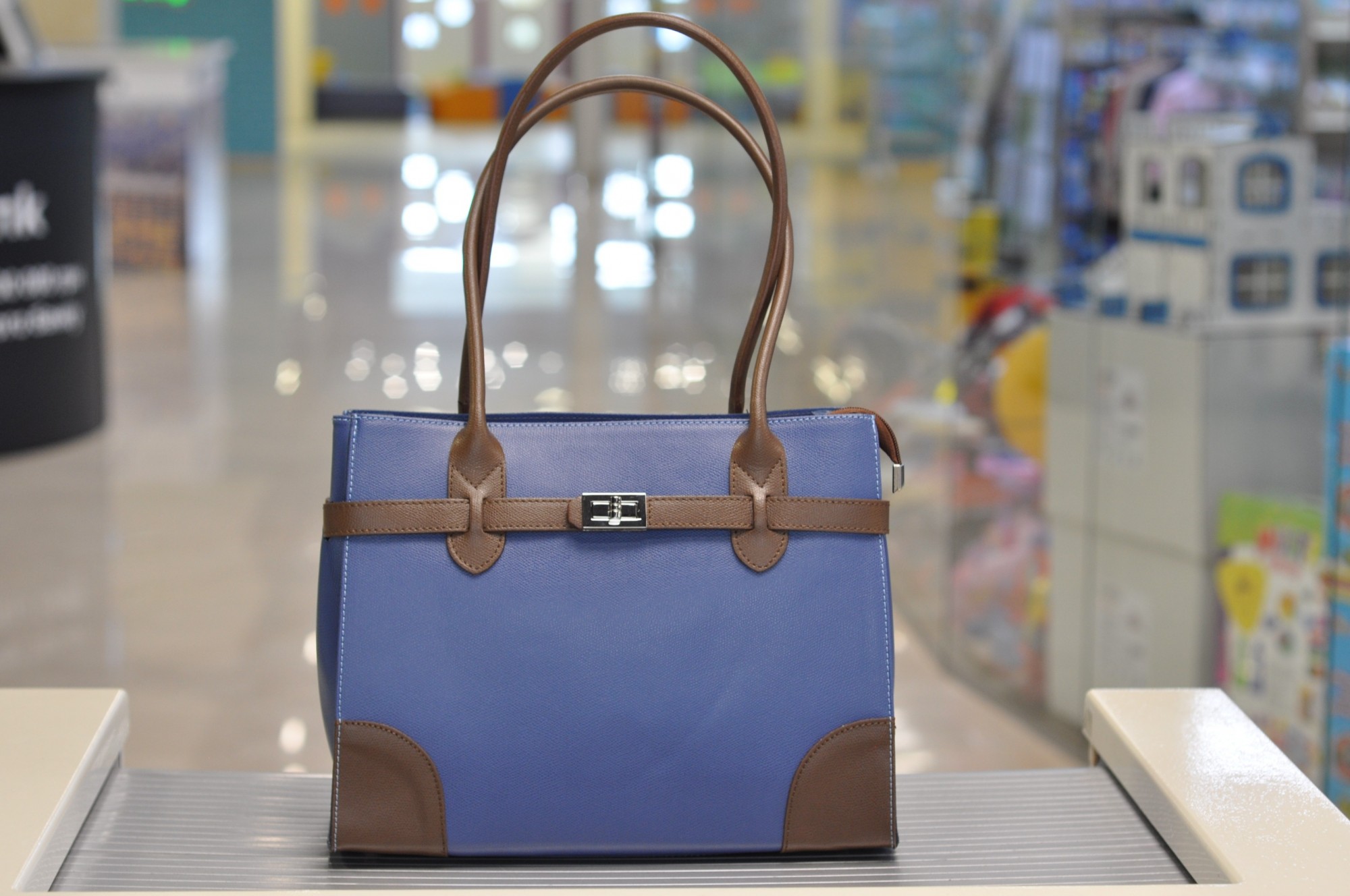 

Женская кожаная сумка тоут Italian bag синяя- коричневая 3342