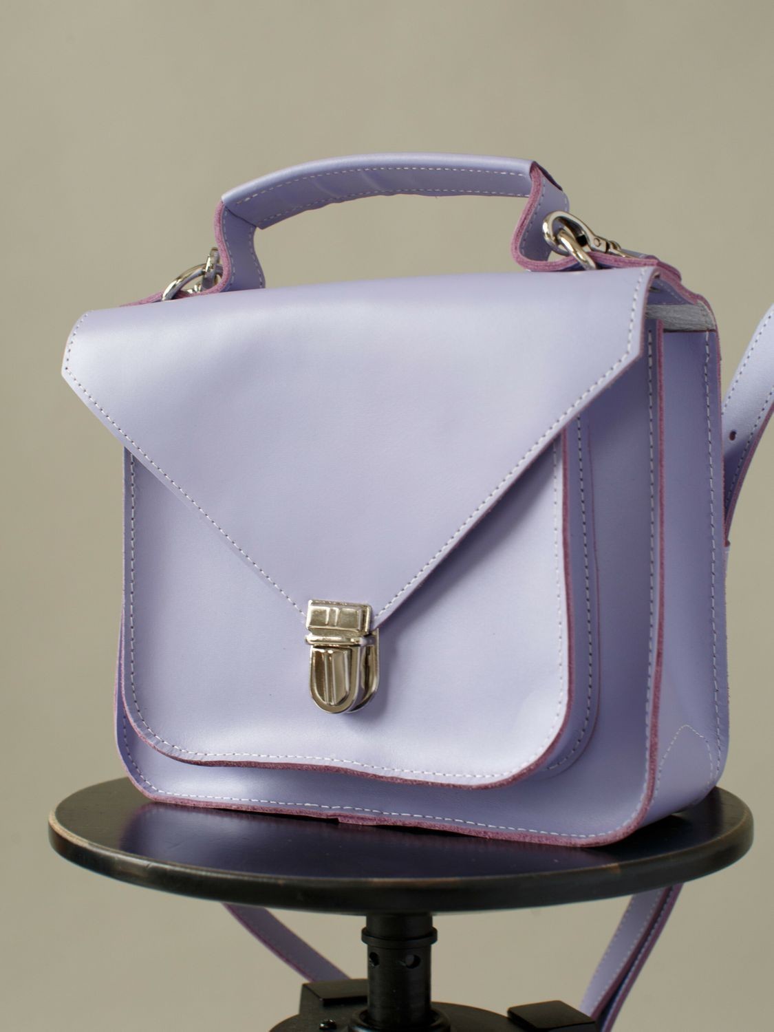 

​Жіноча ділова сумка BOORBON 640 Ручна робота Натуральна шкіра Kaiser з легким глянцем Лавандовий колір (код товару 640)